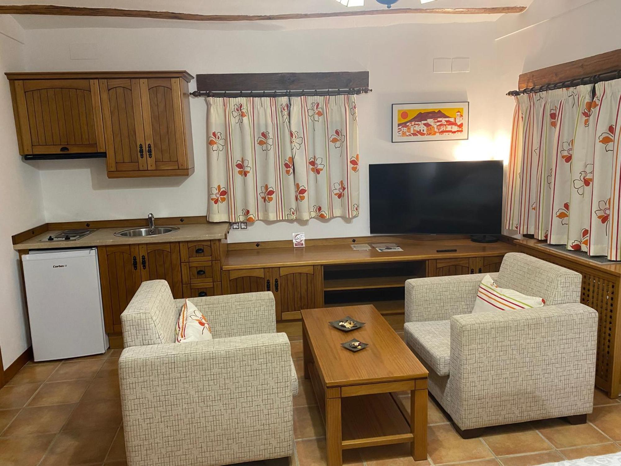 Alhanda Apartahotel Benamaurel Екстериор снимка
