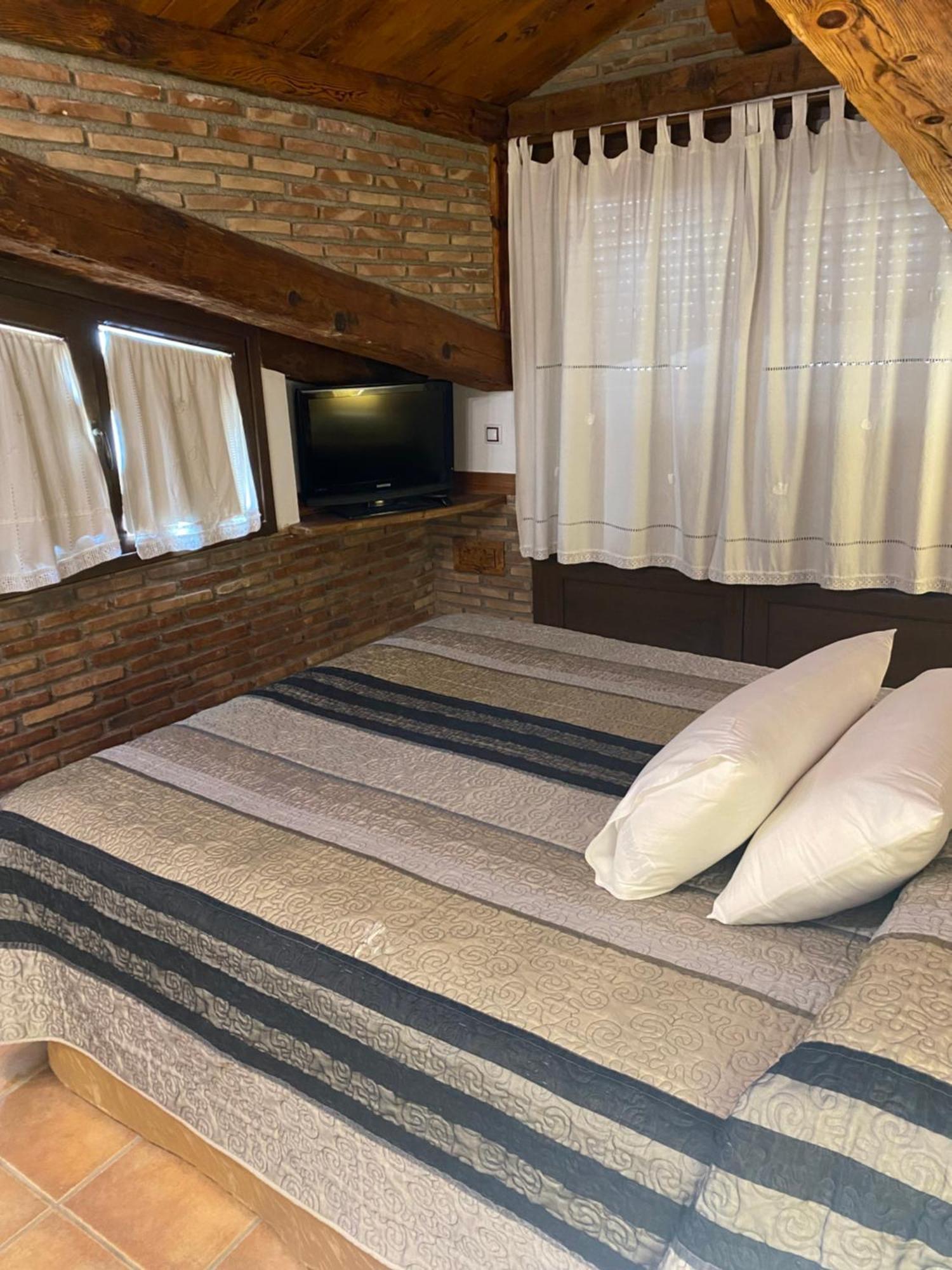 Alhanda Apartahotel Benamaurel Екстериор снимка